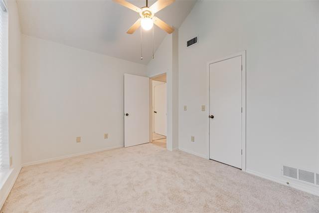 Building Photo - 2209 Winona Dr