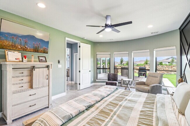 Building Photo - "Spacious 5-Bed Oasis with 4.5 Baths – You...