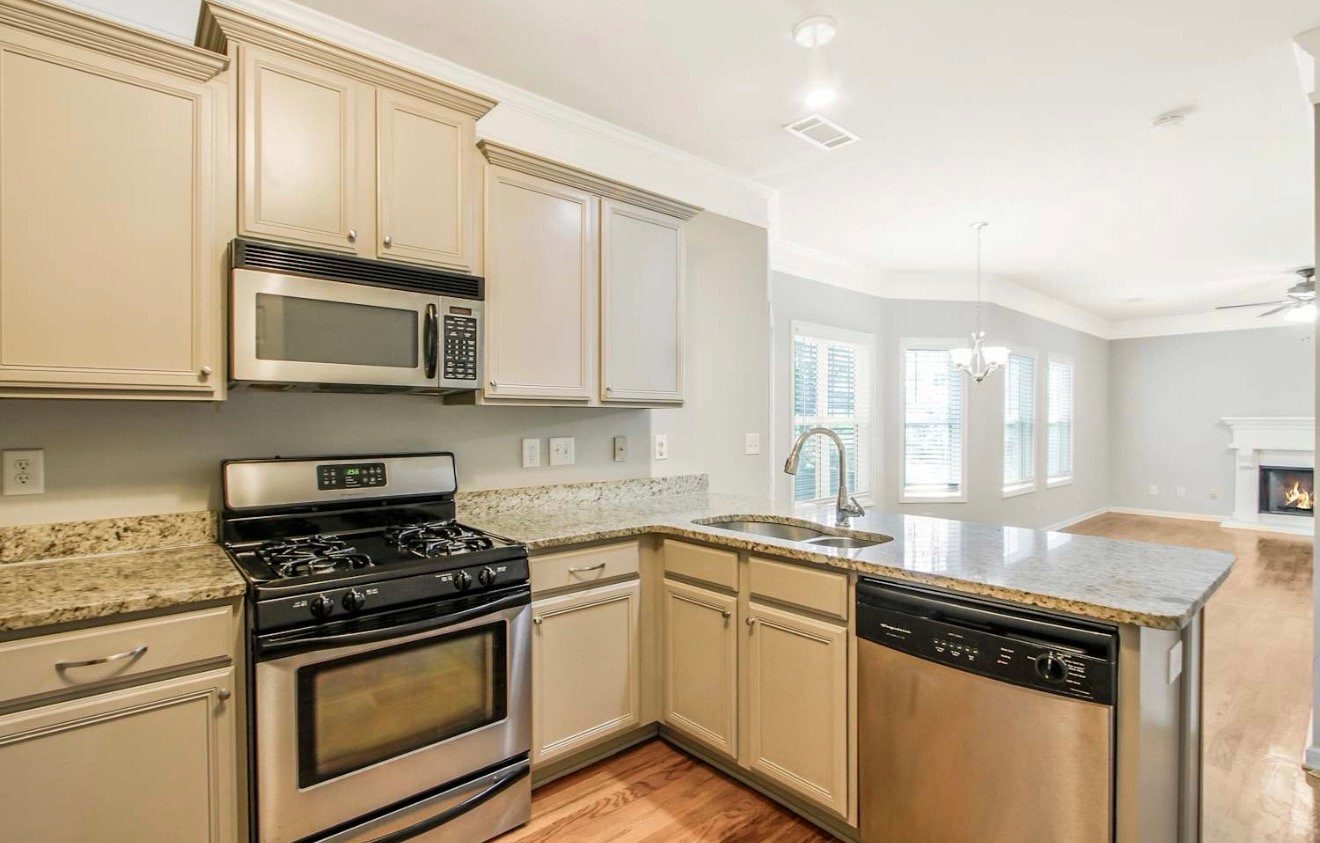 Building Photo - 2509 Brentford Pl