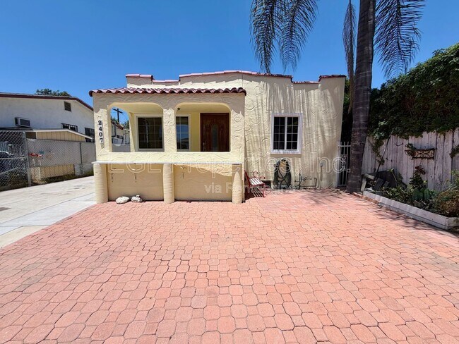 Building Photo - 2407 Fernleaf St