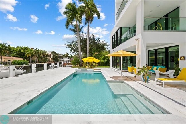 Building Photo - 401 Lido Dr