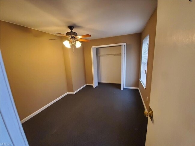 Building Photo - 1536 W 40th St