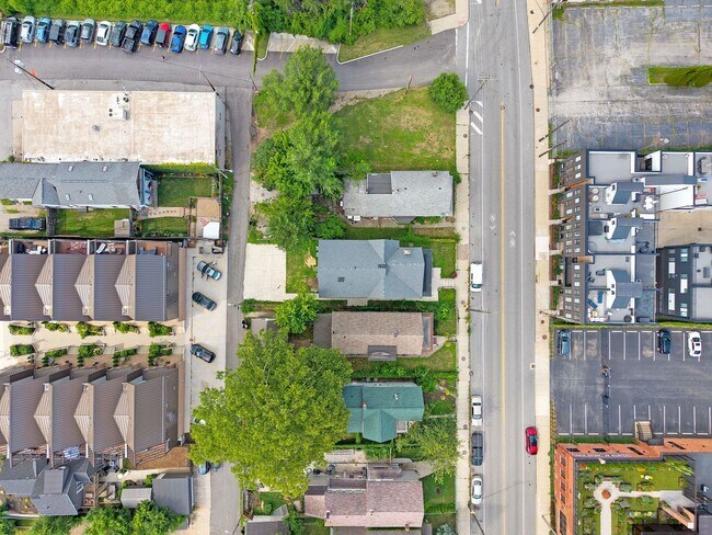 Building Photo - 2322 Scranton Rd