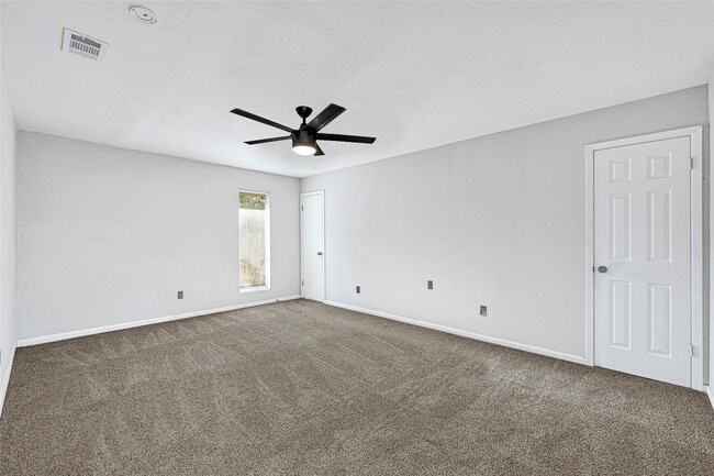 Building Photo - 122 Gruss Dr