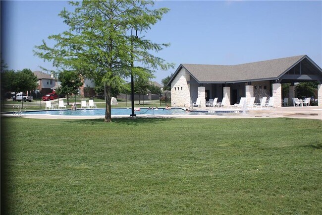 Building Photo - 662 Hot Spring Valley