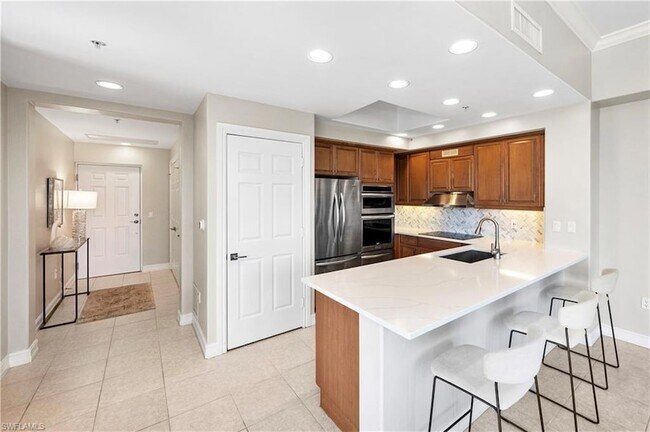 Building Photo - 2738 Tiburon Blvd E