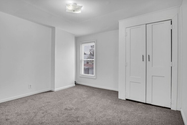 Building Photo - 2 bedroom 1 bathroom located in the heart of Carlisle