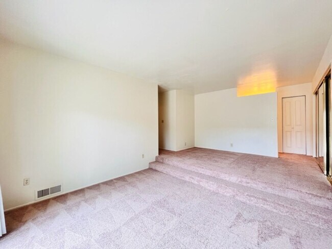 Building Photo - Move-In Ready 4BD/2BA Single Story, Ranch-...
