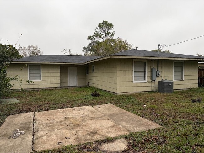 Building Photo - 6122 Glenhurst Dr