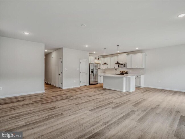 Building Photo - 290 Scoter Rd