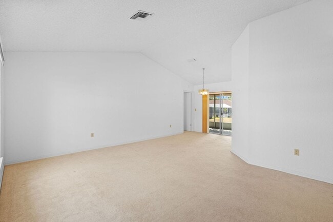 Building Photo - 1247 Venetia Dr
