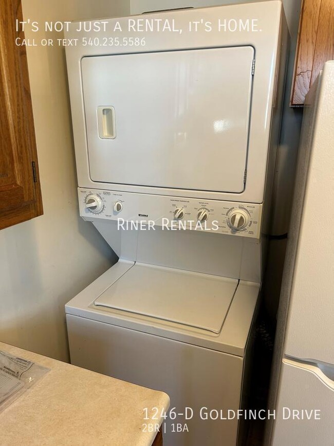 Building Photo - 1246 Goldfinch Dr