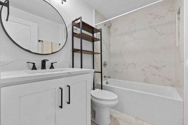 Building Photo - 38 Chester St