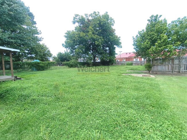 Building Photo - 3Bed/1Bath house with great location