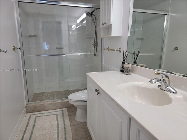 Building Photo - 2501 S Ocean Dr