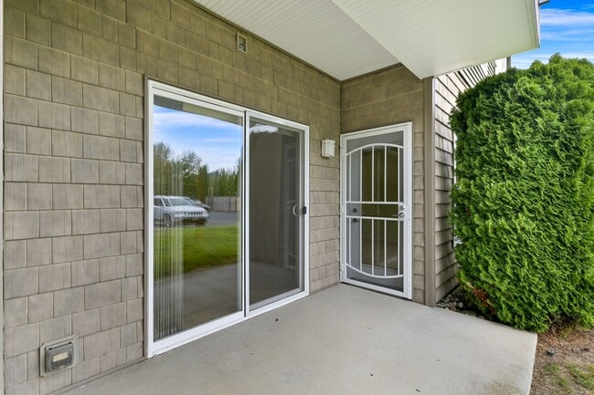 Building Photo - 512 Darby Dr