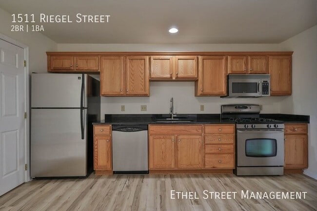 Primary Photo - 1511 Riegel St