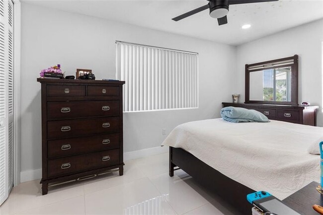 Building Photo - 8580 NW 11th Ct