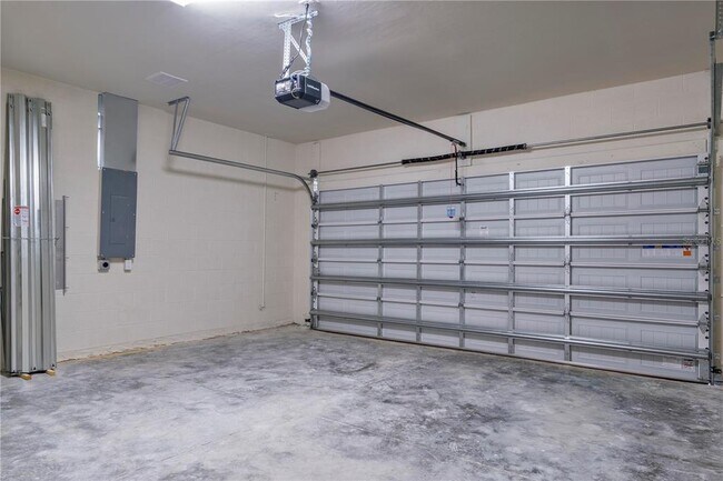 Building Photo - 17017 Pine Lily Ln