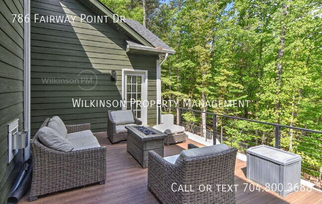 Building Photo - 786 Fairway Point Dr