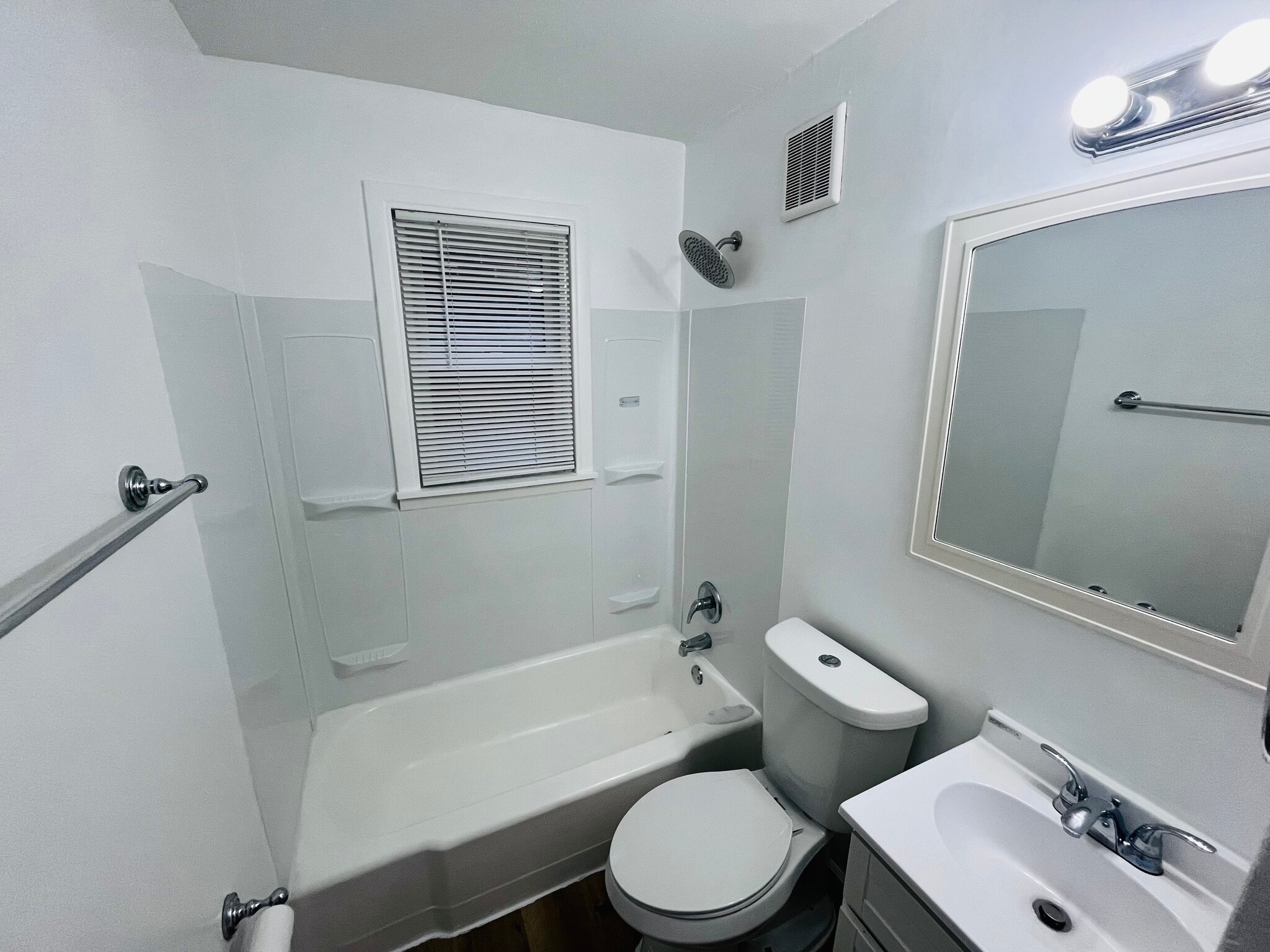 Building Photo - 4936 Hummelsheim Ave