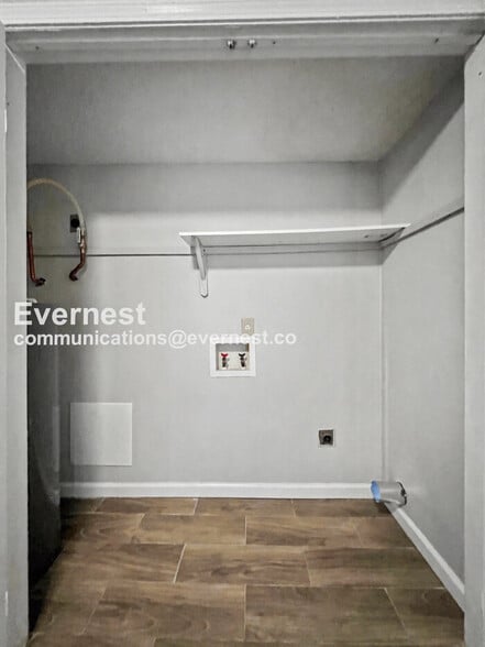 Building Photo - 5733 Woodbourne Ct