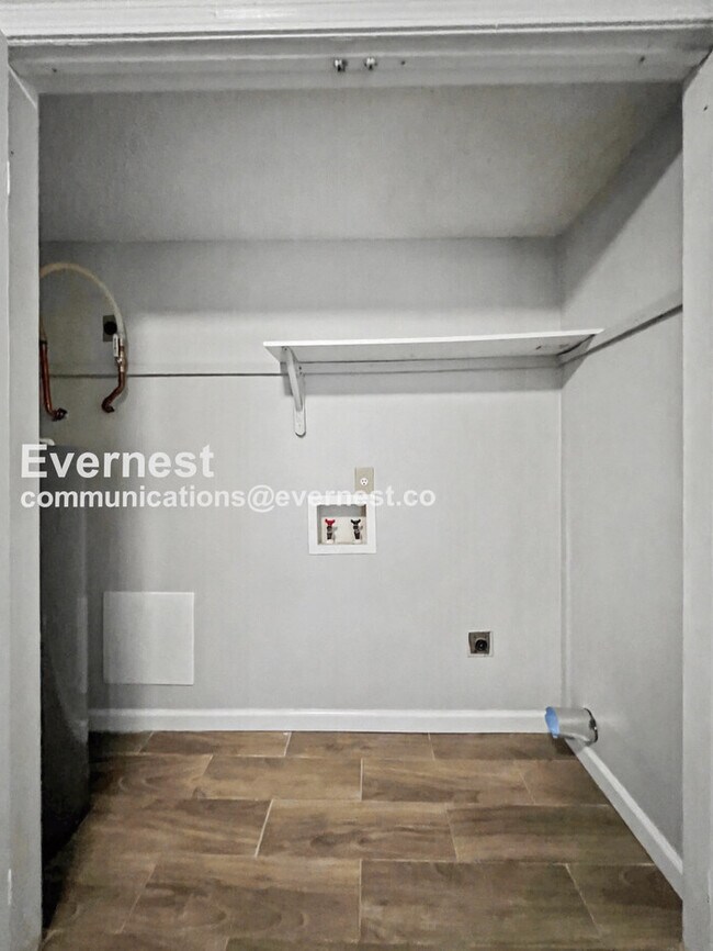 Building Photo - 5733 Woodbourne Ct