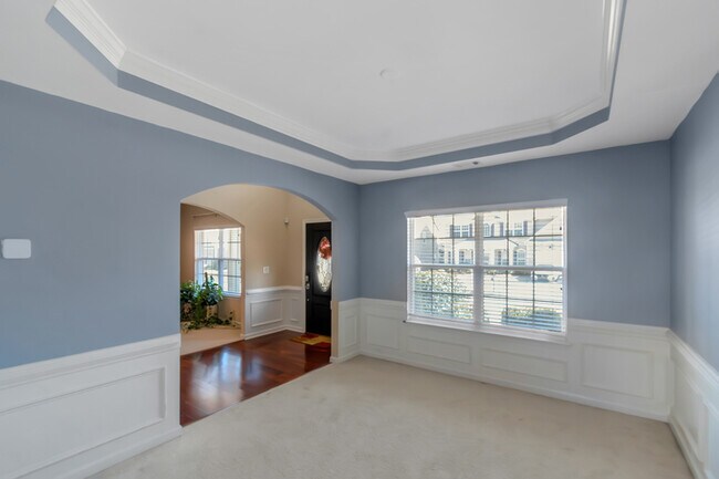 Building Photo - 3863 Pin Oak St