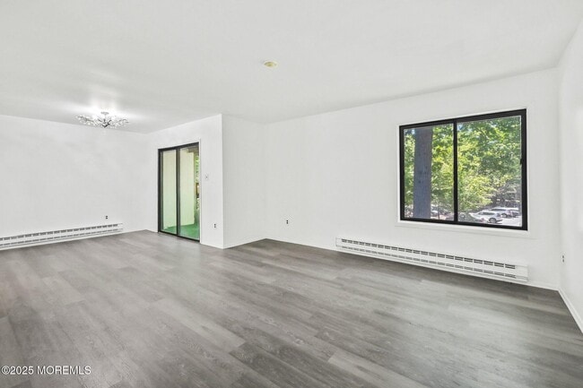 Building Photo - 120 Amberly Dr