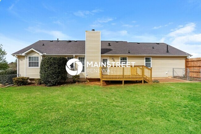 Building Photo - 3 Bedroom Pet-Friendly Home in LOCUST GROVE, GA with Main Street Renewal