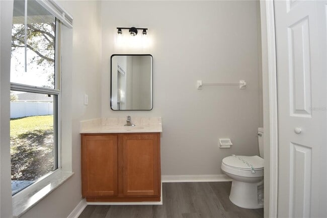 Building Photo - 4 Lynn Pl