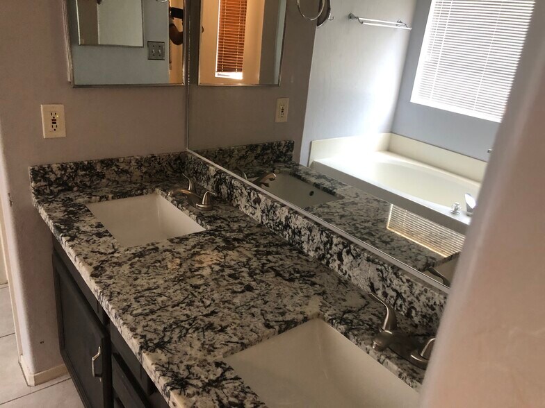 Building Photo - 3872 E Mountain Sky Ave