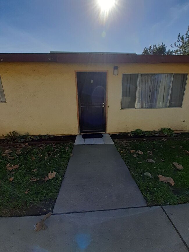 Primary Photo - 516 N M St