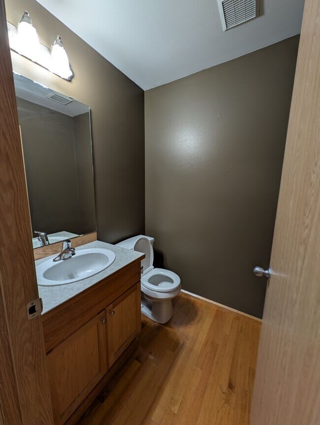 Building Photo - A Gardeners Oasis! 3 Bedroom Townhome for ...