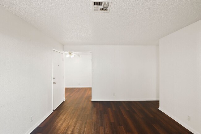Building Photo - 3151 N Soaring Gulls Dr