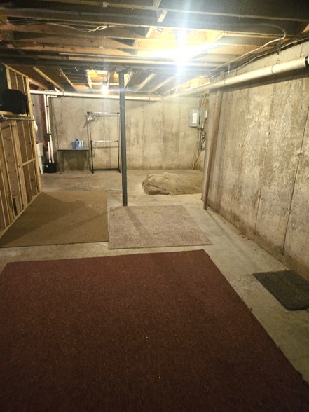 Building Photo - 555 Holley Rd