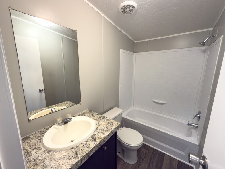 Building Photo - 120A Parker Dr