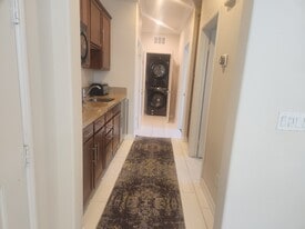 Building Photo - 6913 Stillbrook Way