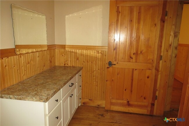 Building Photo - 202 S Mesquite St