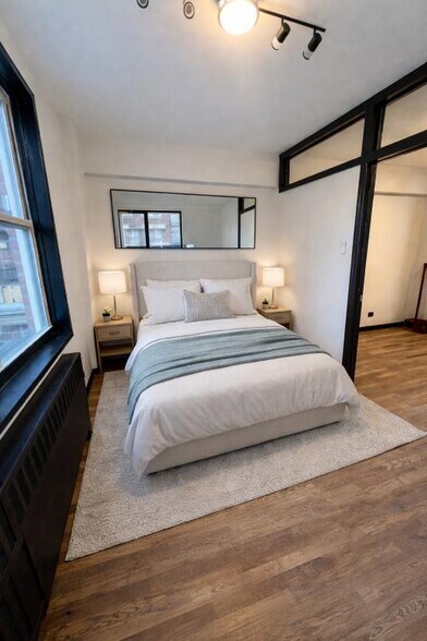 Building Photo - 340 E 58th St