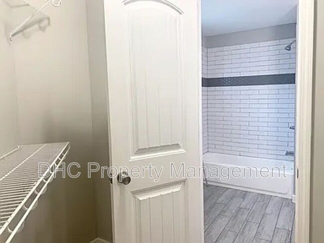 Building Photo - 1484 Norman Berry Dr