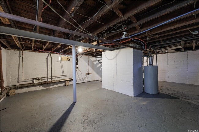 Building Photo - 835 Peninsula Blvd