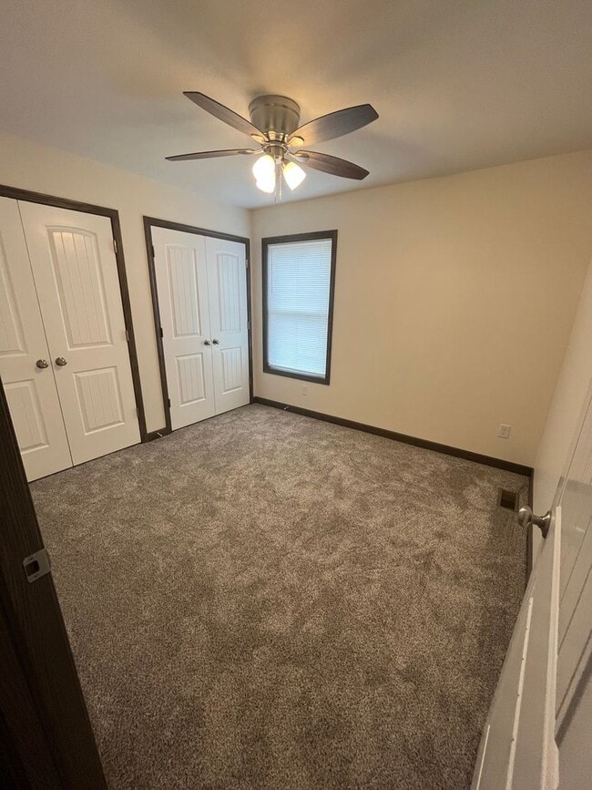 Building Photo - 786 Glory Dr