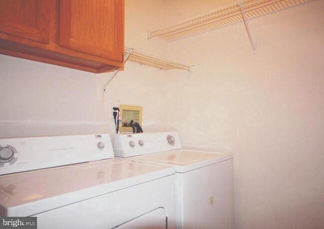 Building Photo - 508 Ascot Ct
