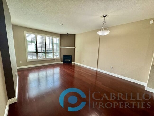 Building Photo - 1240 India St