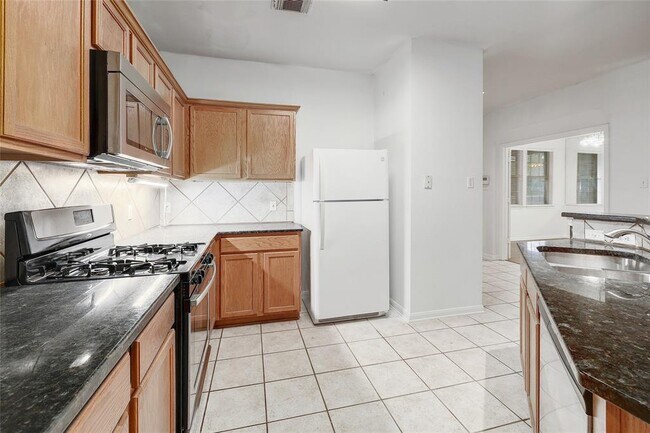 Building Photo - 6036 Mesa Verde Cir