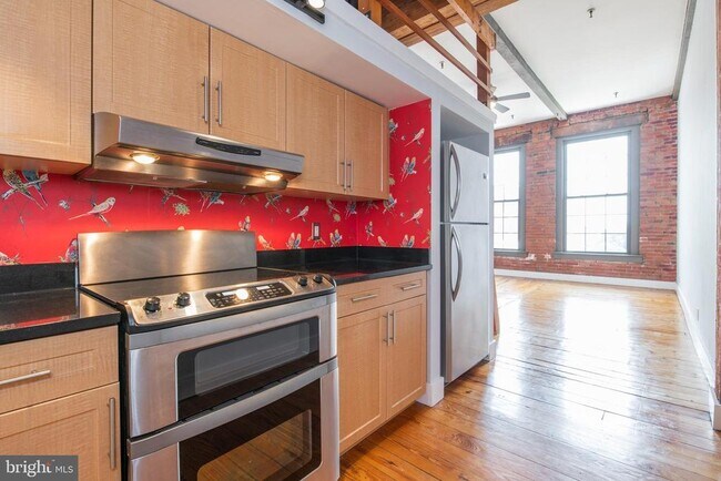 Building Photo - 313 Arch St