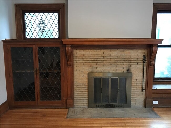 Building Photo - 91 Merriman St