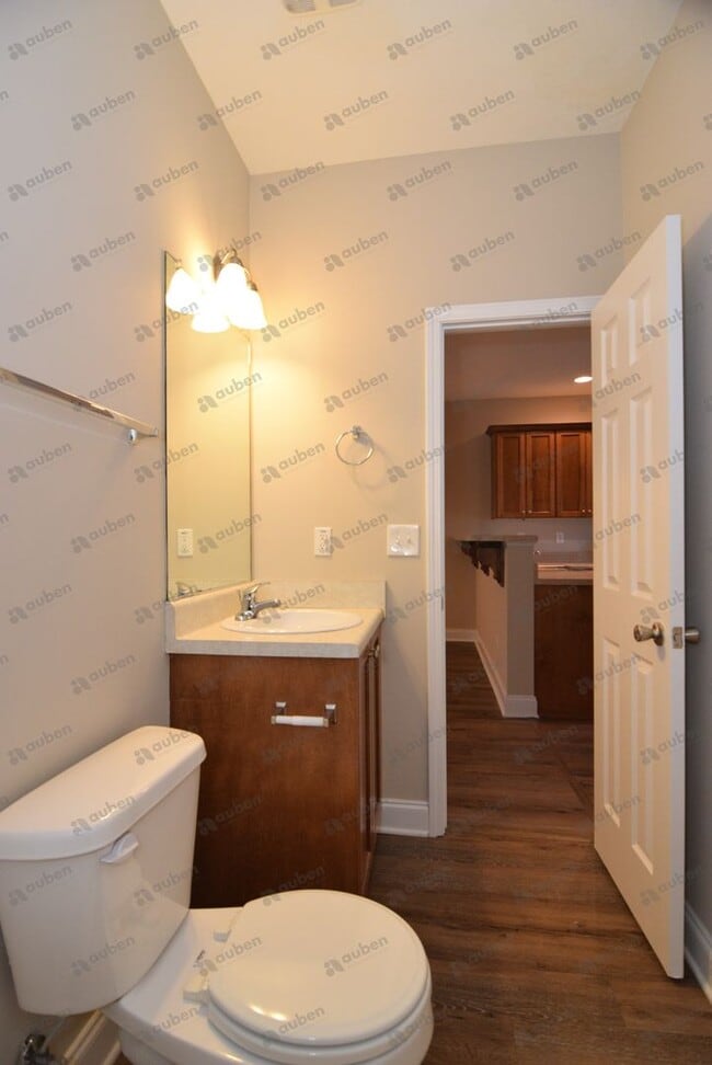 Building Photo - $1,350 - 2 Bed/2 Bath House for rent in Gr...