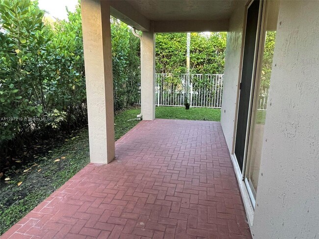Building Photo - 686 Conservation Dr